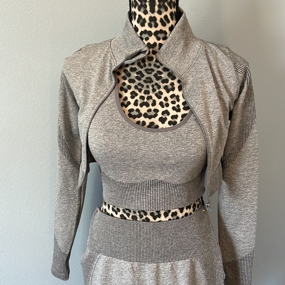 LA Image Gray Workout Outfit Size Small - Picture 2 of 9